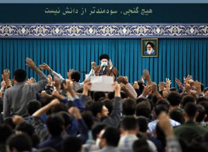 مگر مسائل گوناگون کشور قابل رفراندوم است؟