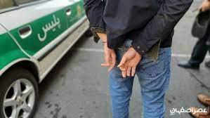 غافلگیری سارقان حين اوراق کردن خودروي مسروقه درشاهین شهر