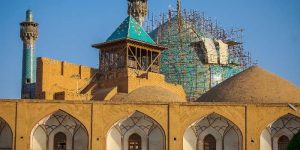 گنبد و مسجد جامع عباسی دچار فرونشست شده است