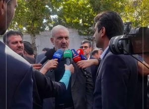 تعدادی از خودروهای وارداتی با حضور وزیر صمت تحویل متقاضیان شد
