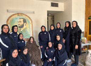 دیدارتیم واترپلو بانوان باشگاه آینده سازان با مادر شهید خرازی