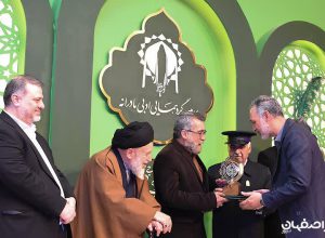 تجلیل جایزه ادبی مادرانه از 12 شاعر برگزیده سراسر کشور