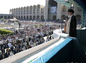 رهبر در نماز جمعه